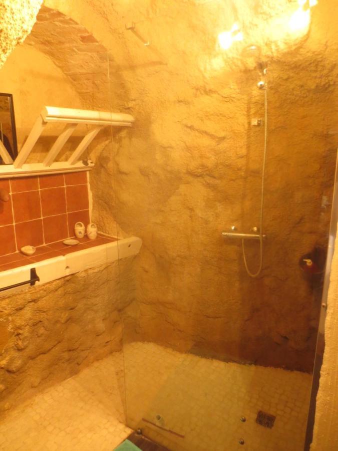 L'Etape Troglo Hotel Вувре Екстериор снимка